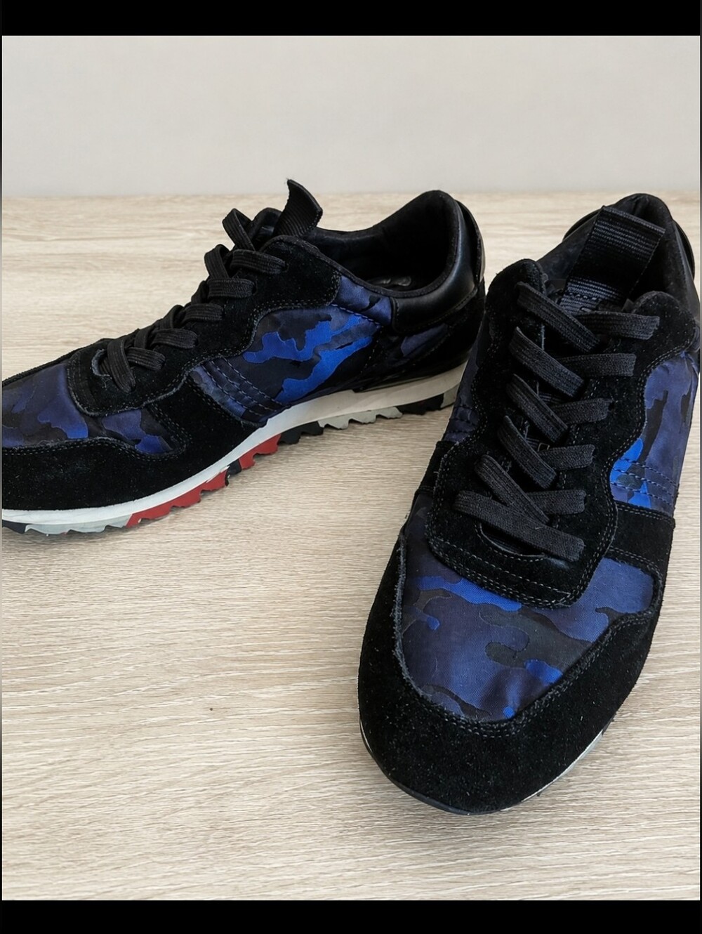 Karl Lagerfeld Paris Men’s Blue Camo Runner Sneakers Size 11.5